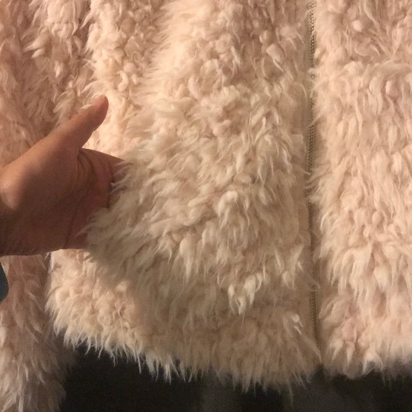 Light pink faux fur jacket - Picture 2 of 7